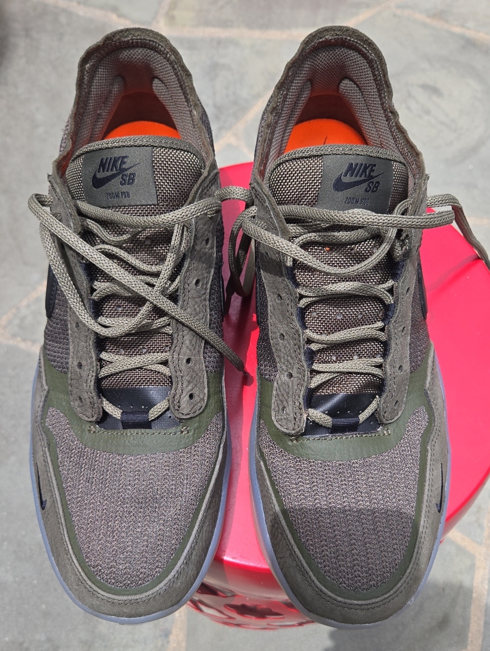 Nike Men's Olive Green and Gray Skate Sneakers